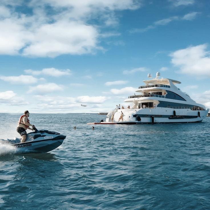 NeutralInfoConfluence yacht collection